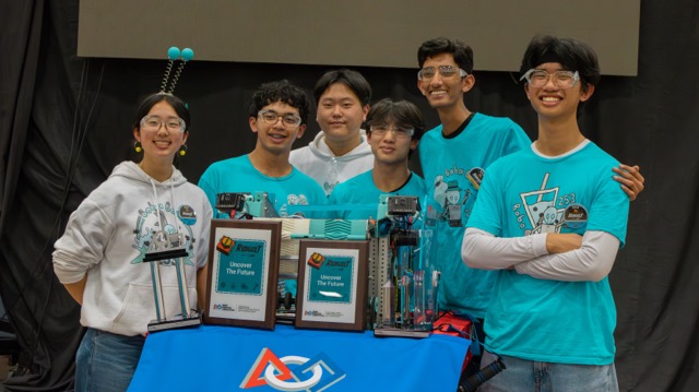 Boba Bots Take Photo After Winning the San Francisco District Event 